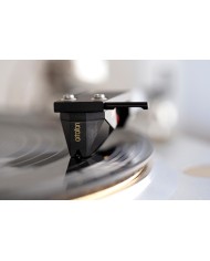 Testina MM con stilo nude fine line Ortofon 2M Black  corpo in Lexan