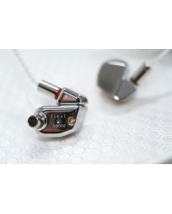 Cuffia in-ear hi-end con altoparlante in berillio  Final Audio A8000