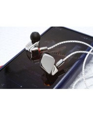 Cuffia in-ear hi-end con altoparlante in berillio  Final Audio A8000