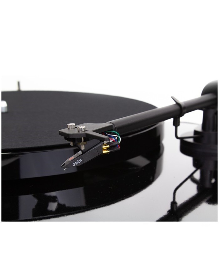 Giradischi con trazione a cinghia  Pro-Ject E1  Nero Lucido