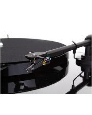 Giradischi con trazione a cinghia  Pro-Ject E1  Nero Lucido