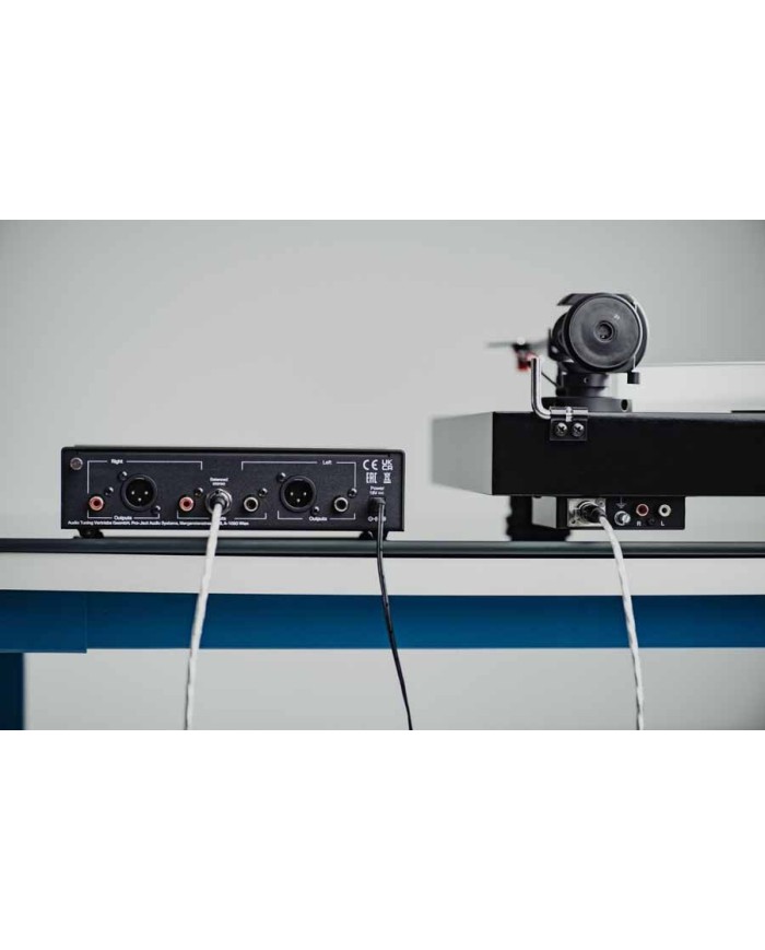 Giradischi con uscita bilanciata  Pro-Ject X2 B  Satin Black