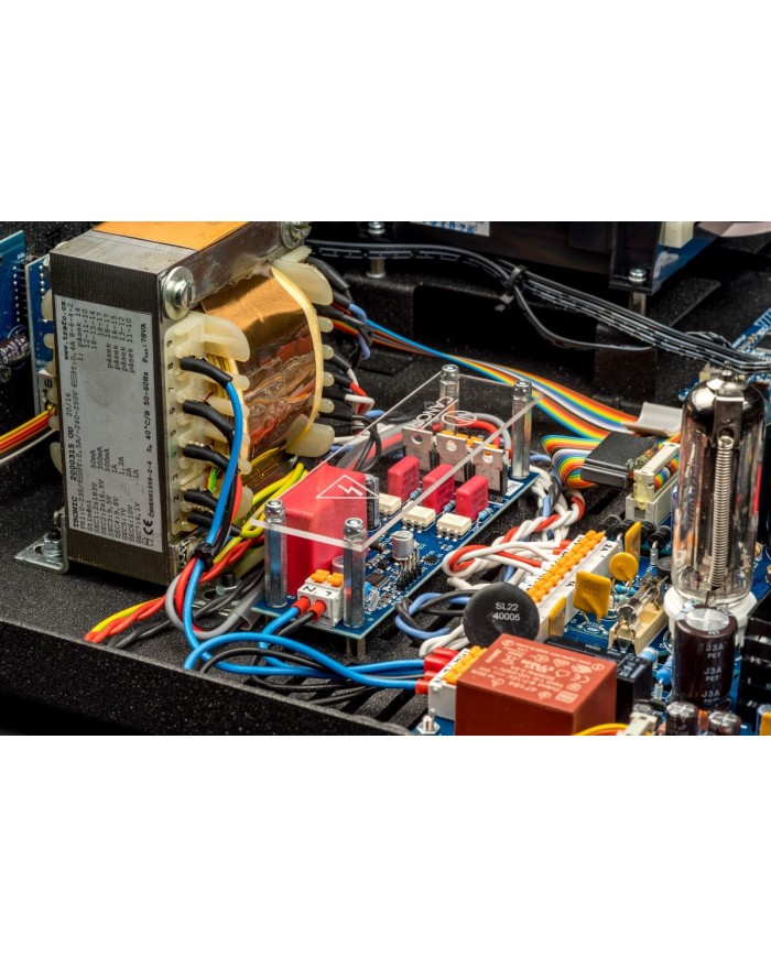 Lettore CD-DAC con convertitore D-A a valvole  Canor CD 1.10  Nero