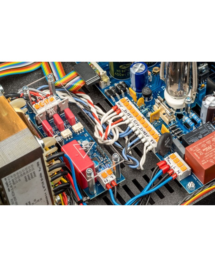 Lettore CD-DAC con convertitore D-A a valvole  Canor CD 1.10  Silver