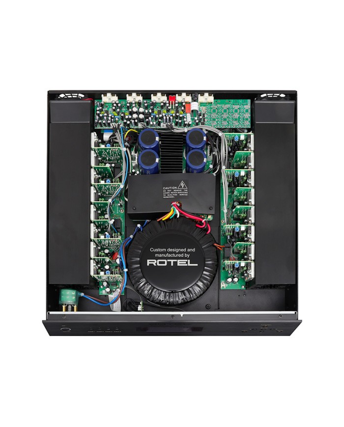 Finale di potenza multicanale in classe AB  Potenza 50w  Rotel C8