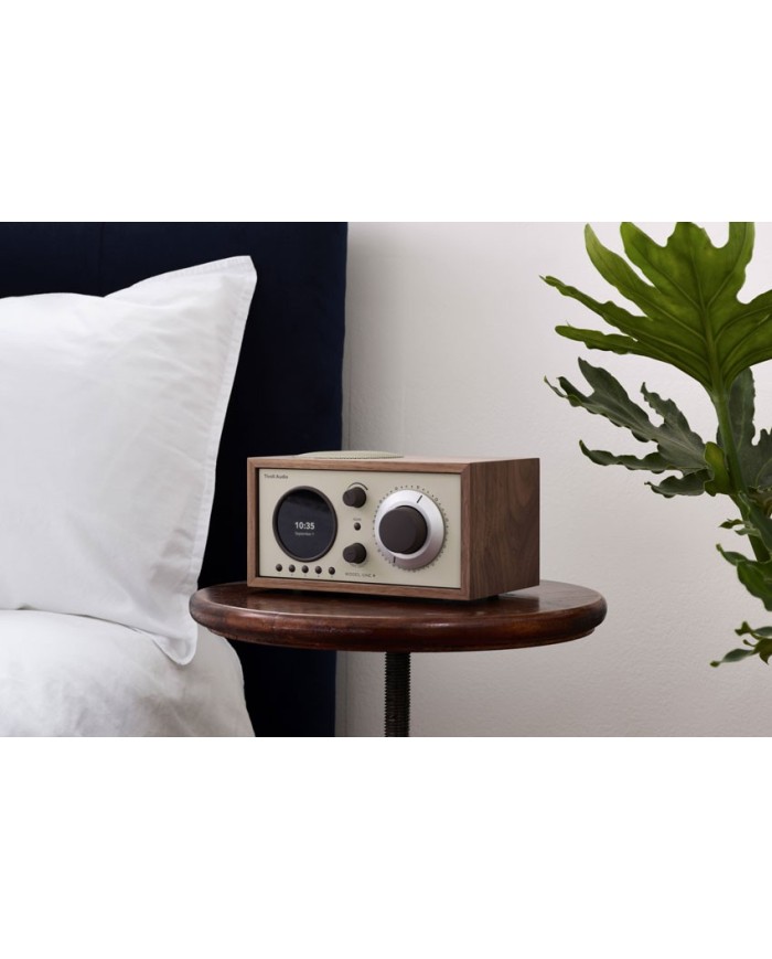 tivoli audio model one+ radio tivoli model one  tivoli one tivoli one+